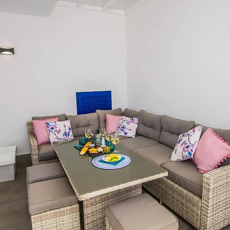 224 - Casa Gecko By Now Ltd